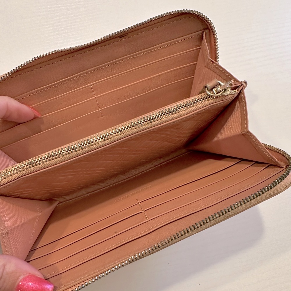 AUTH BURBERRY Long Zip Wallet Patent Beige Tan - Picture 3 of 5